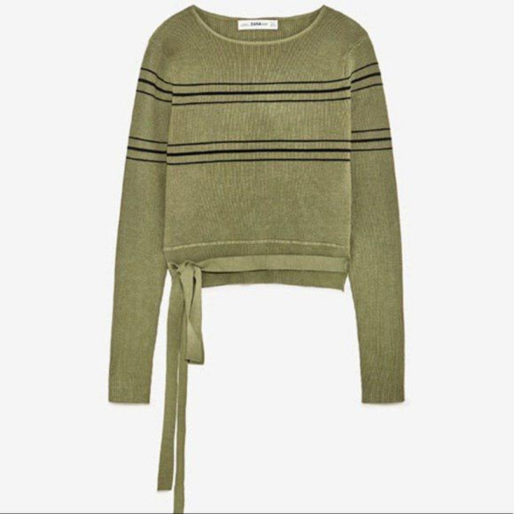 Zara Cropped knitted sweater toes around the waist